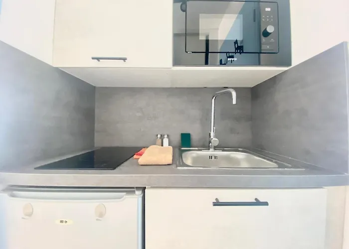 Le Lagon A 2 Min Du Futuroscope *